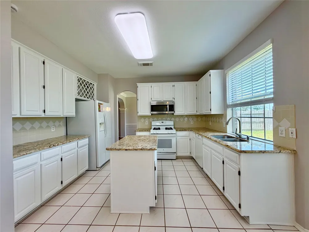 4614 Forest Home Drive Missouri City, TX 77459