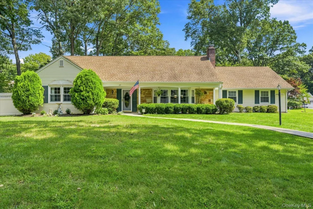 25 Seabrook Lane Stony Brook, NY 11790