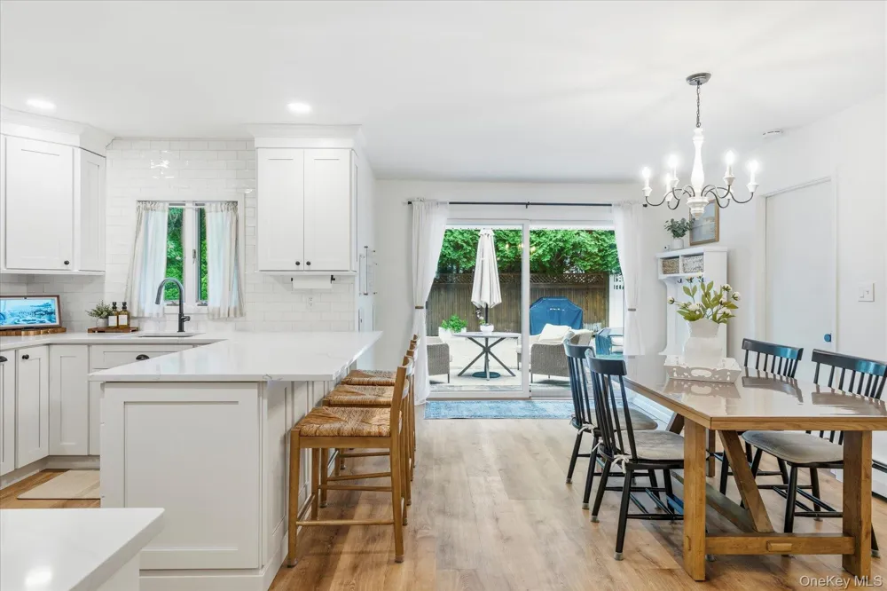 25 Seabrook Lane Stony Brook, NY 11790