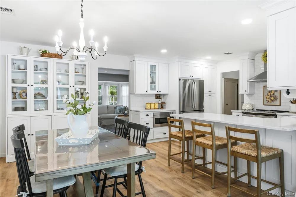 25 Seabrook Lane Stony Brook, NY 11790