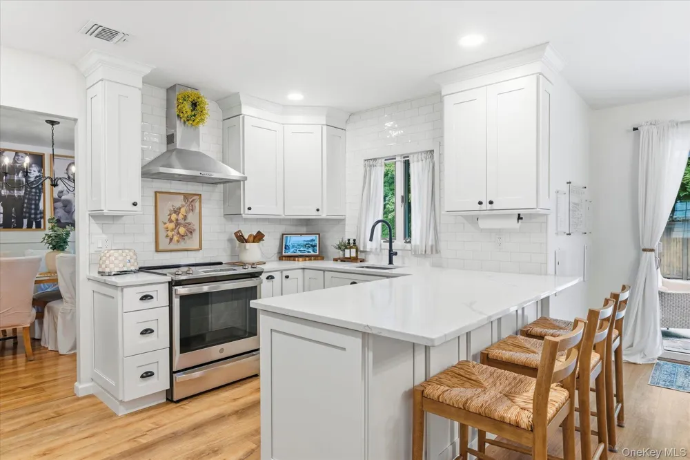 25 Seabrook Lane Stony Brook, NY 11790