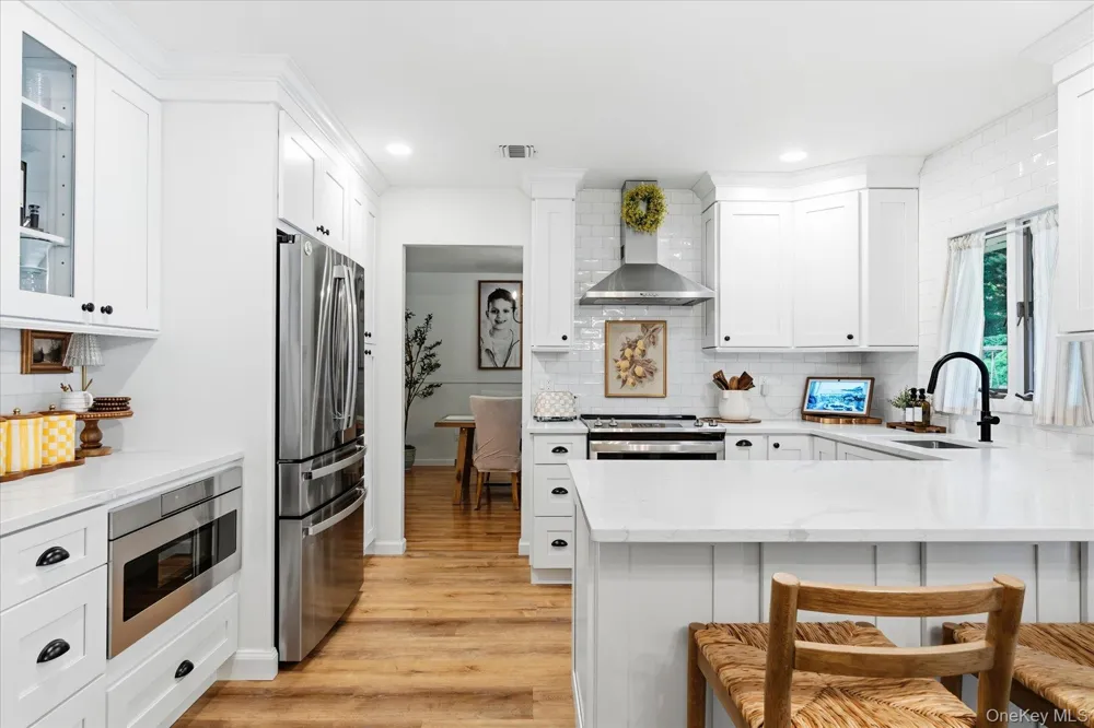 25 Seabrook Lane Stony Brook, NY 11790
