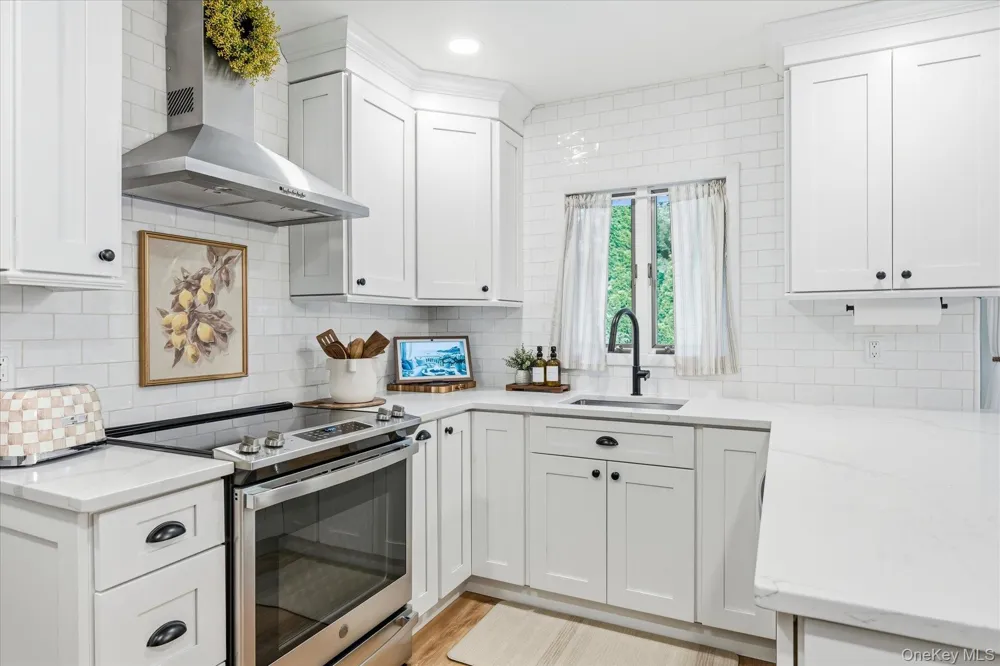 25 Seabrook Lane Stony Brook, NY 11790