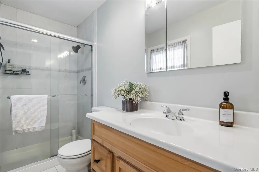 25 Seabrook Lane Stony Brook, NY 11790