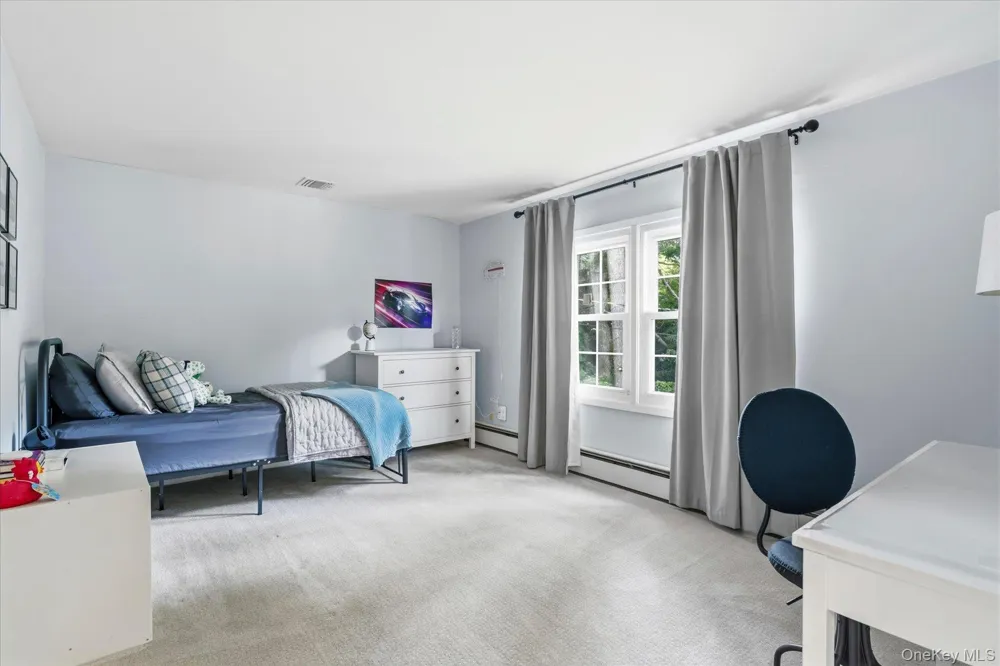 25 Seabrook Lane Stony Brook, NY 11790