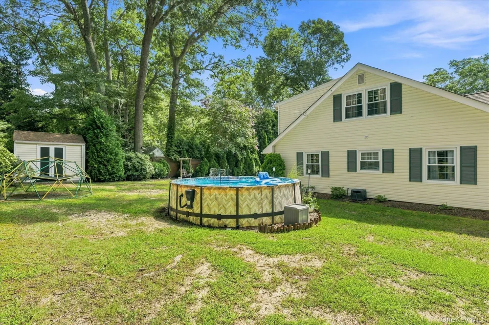 25 Seabrook Lane Stony Brook, NY 11790