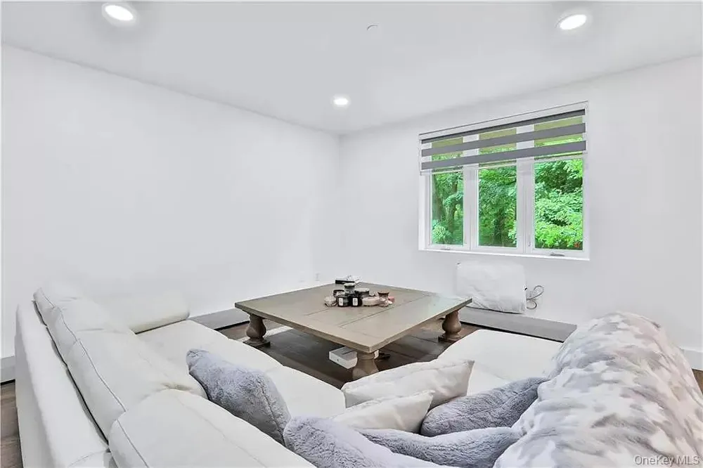 3368 Shore Parkway #2B Brooklyn, NY 11235