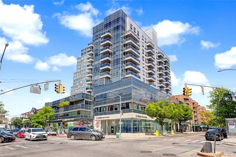 4235 Main Street #7A