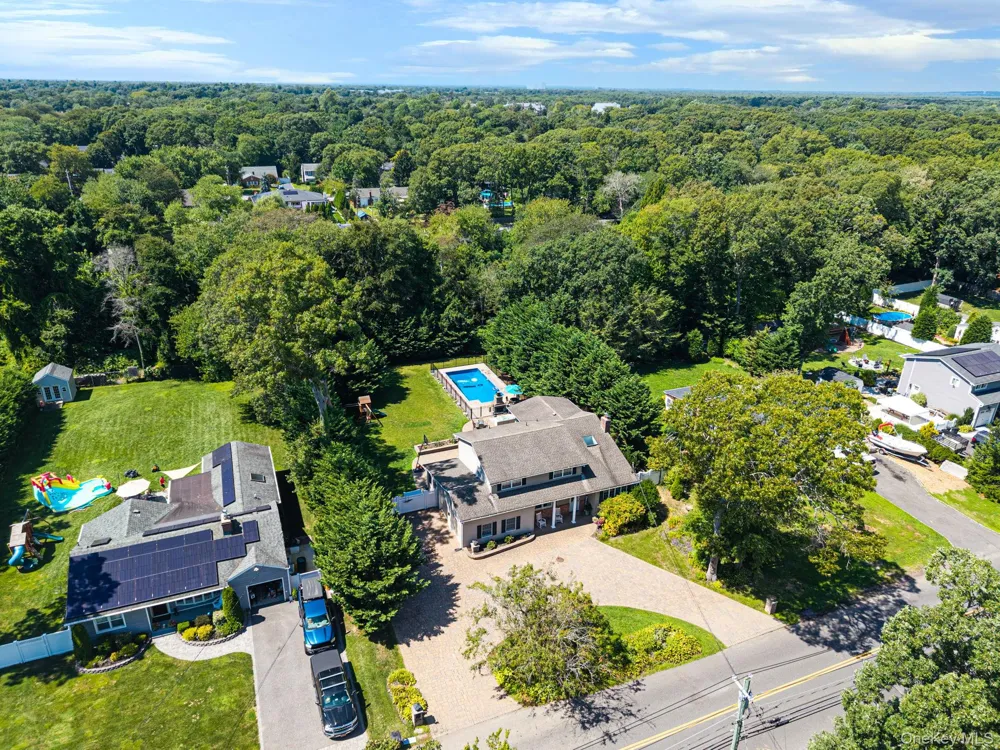 136 Vanderbilt Boulevard Oakdale, NY 11769