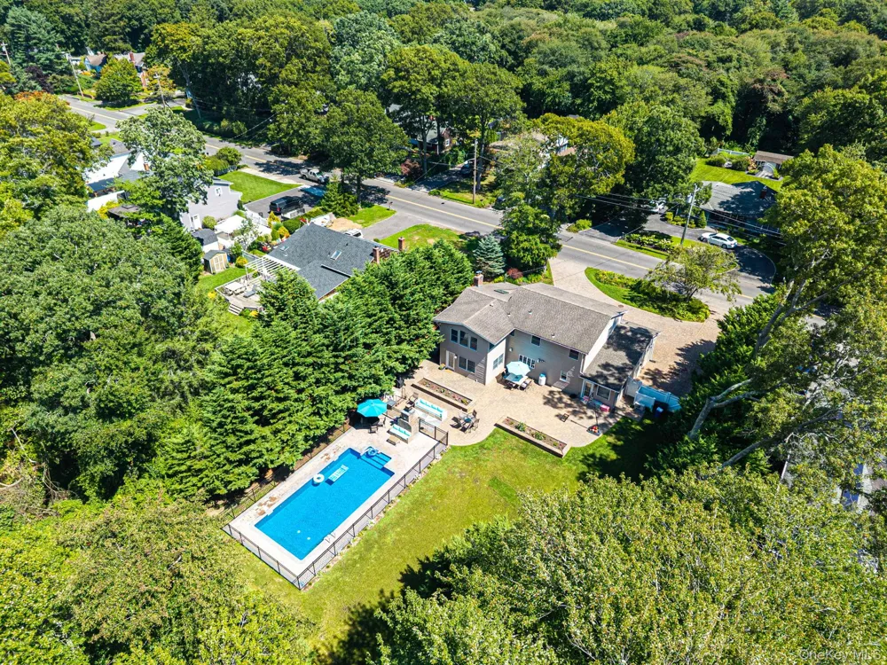 136 Vanderbilt Boulevard Oakdale, NY 11769