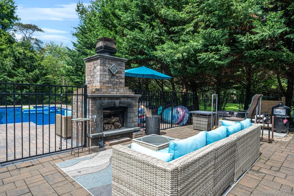 136 Vanderbilt Boulevard Oakdale, NY 11769