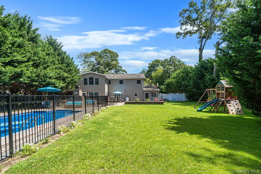 136 Vanderbilt Boulevard Oakdale, NY 11769
