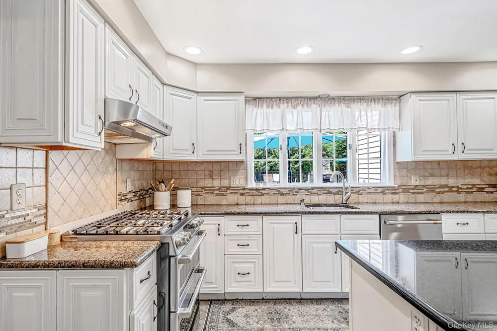 136 Vanderbilt Boulevard Oakdale, NY 11769