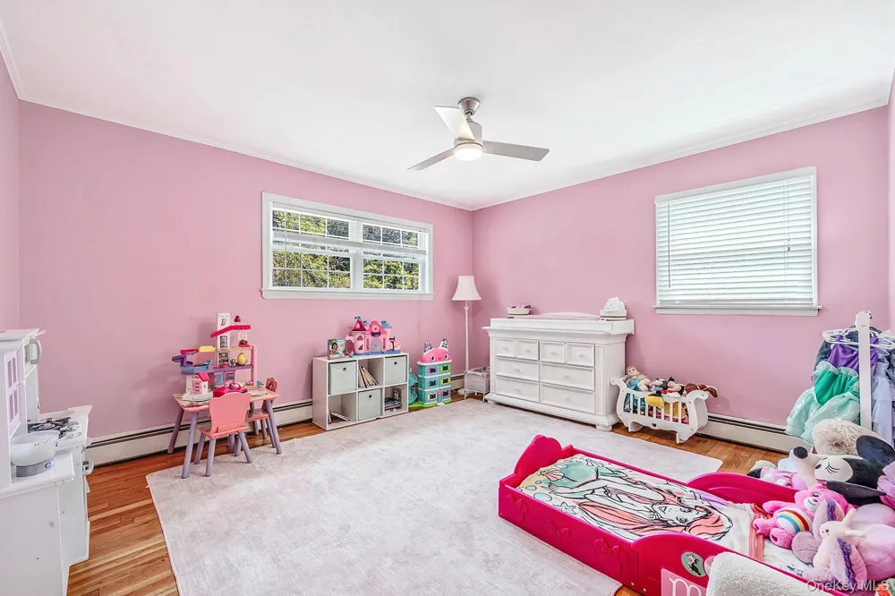 136 Vanderbilt Boulevard Oakdale, NY 11769