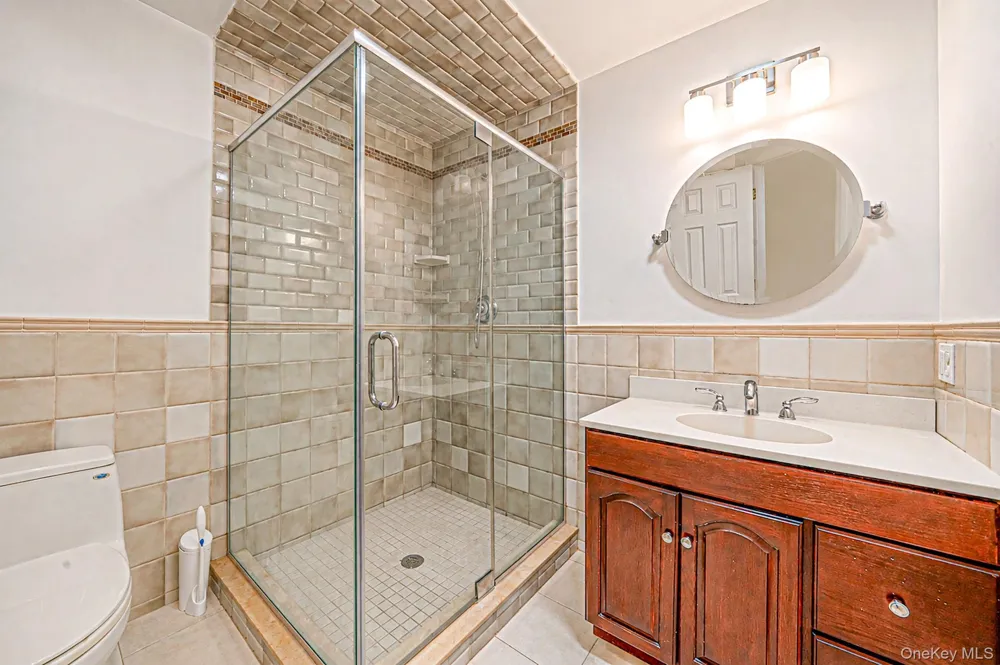 136 Vanderbilt Boulevard Oakdale, NY 11769