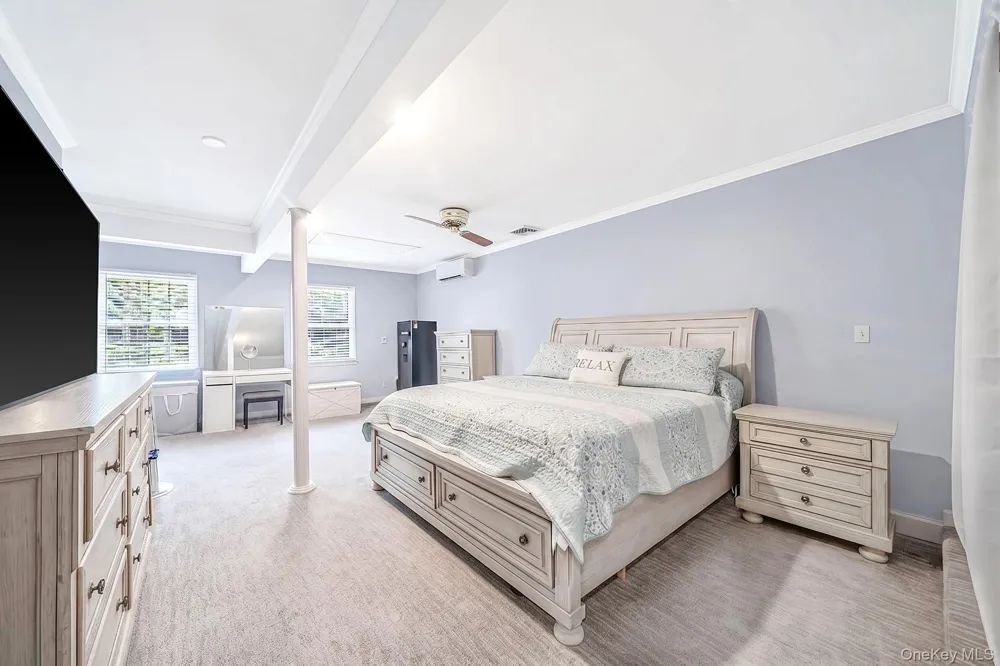 136 Vanderbilt Boulevard Oakdale, NY 11769