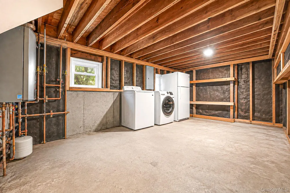 136 Vanderbilt Boulevard Oakdale, NY 11769