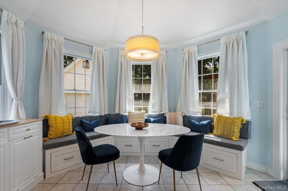 11 Bayside Avenue Port Washington, NY 11050