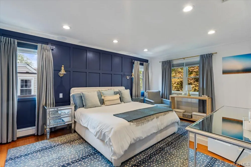 11 Bayside Avenue Port Washington, NY 11050
