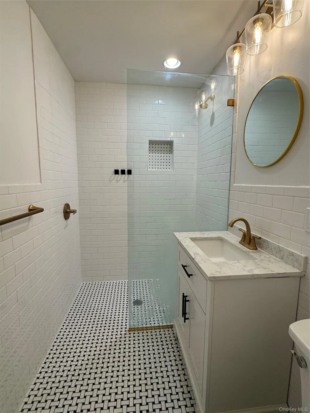 126 E Main Street #B Port Jefferson, NY 11777