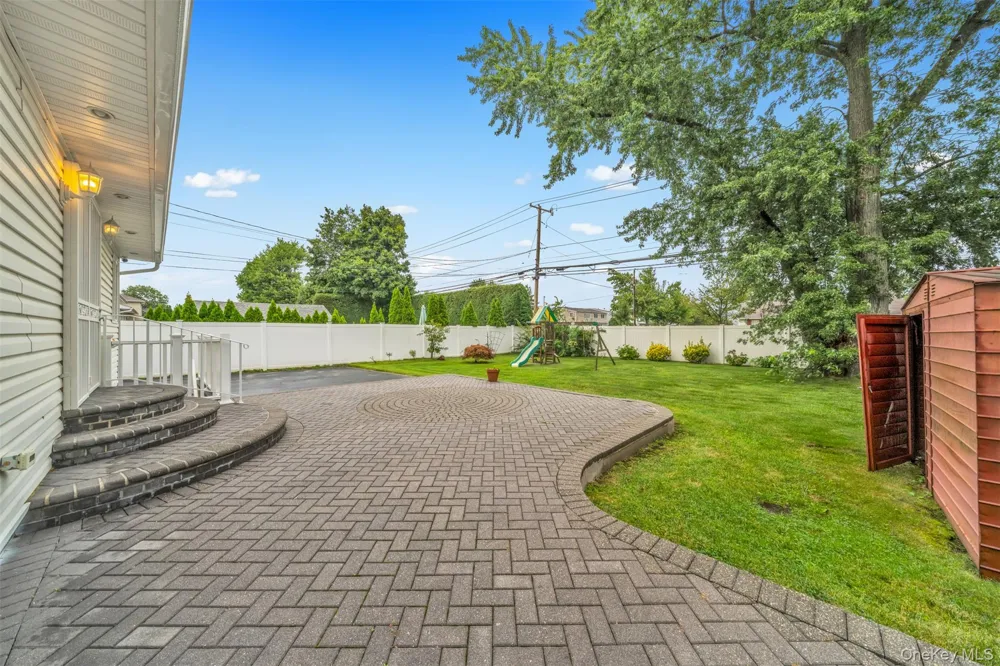 30 Andover Lane Hicksville, NY 11801