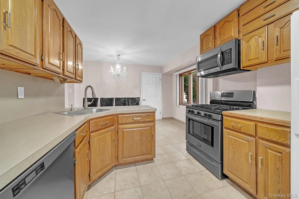 30 Andover Lane Hicksville, NY 11801