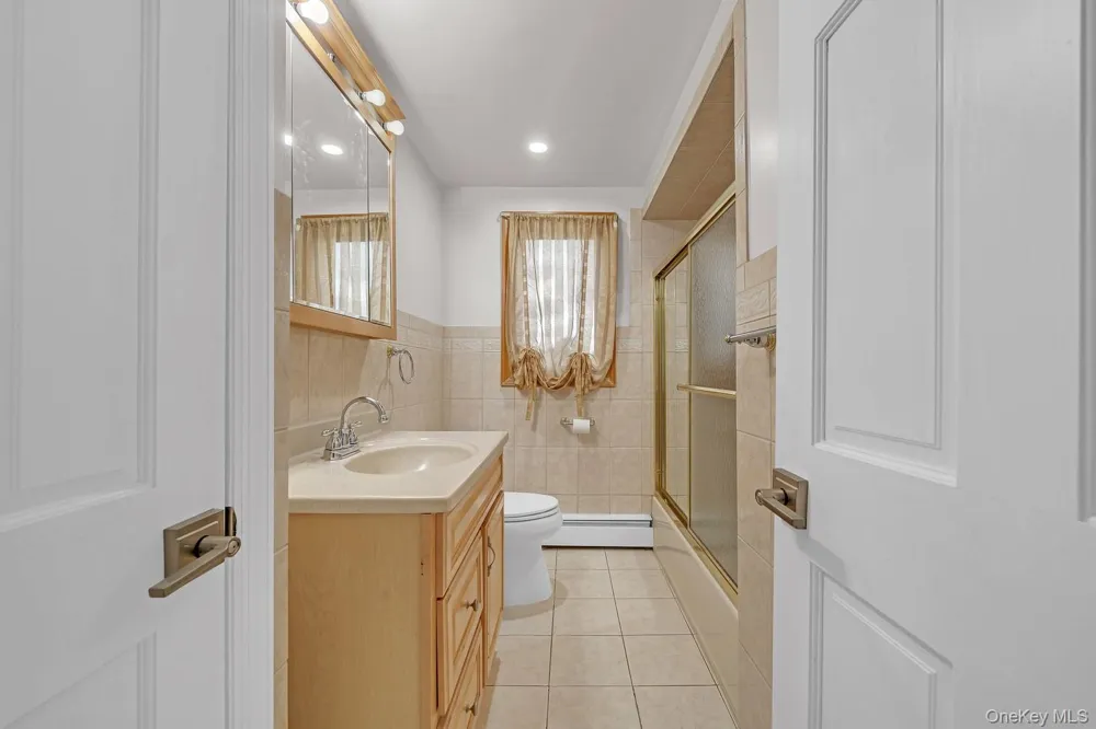 30 Andover Lane Hicksville, NY 11801