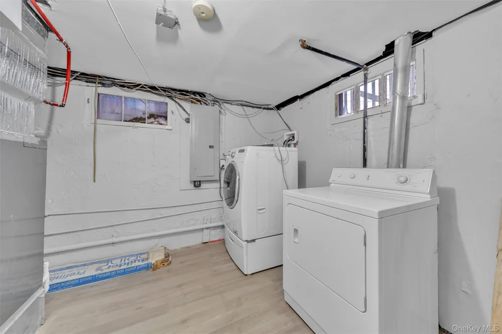 30 Andover Lane Hicksville, NY 11801
