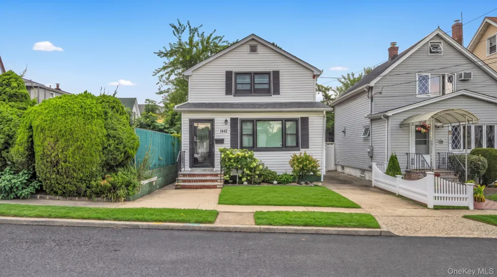 1442 Woolworth Street Elmont, NY 11003