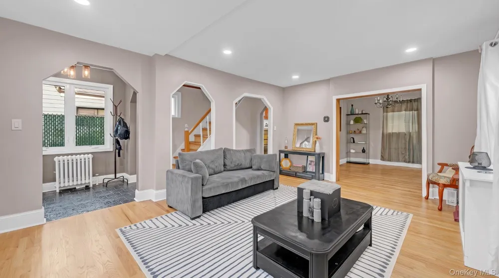 1442 Woolworth Street Elmont, NY 11003