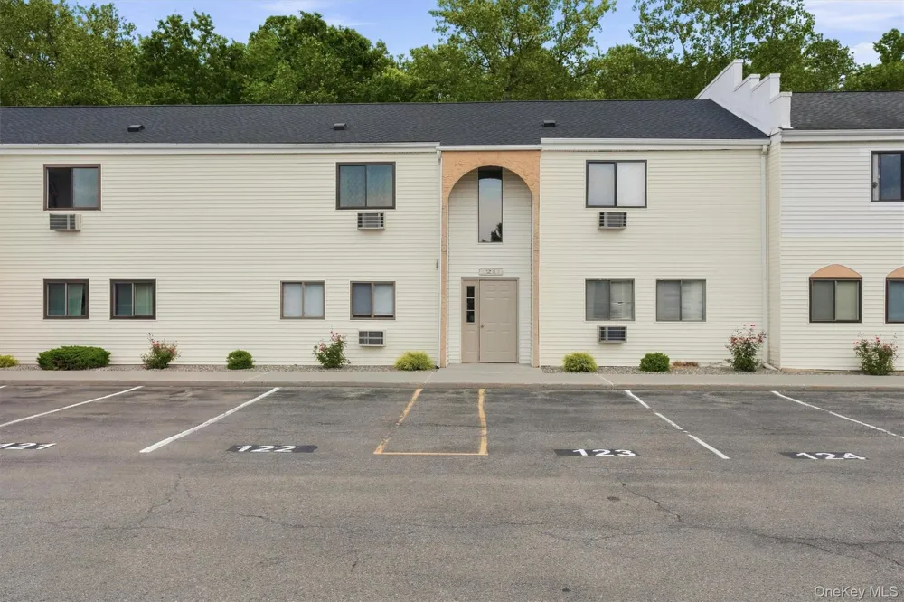 21 Scarborough Lane #B Wappingers Falls, NY 12590