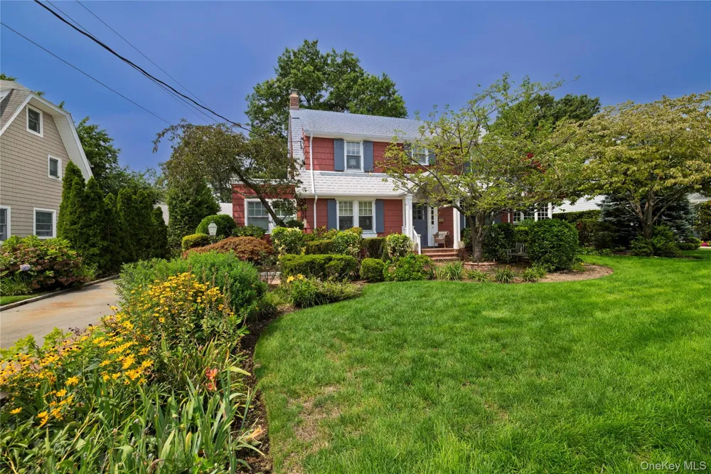 66 S Lewis Place Rockville Centre, NY 11570