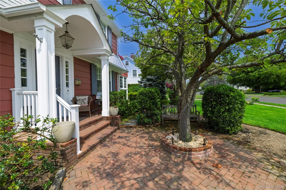 66 S Lewis Place Rockville Centre, NY 11570
