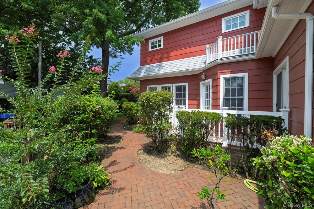 66 S Lewis Place Rockville Centre, NY 11570