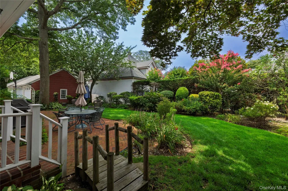 66 S Lewis Place Rockville Centre, NY 11570