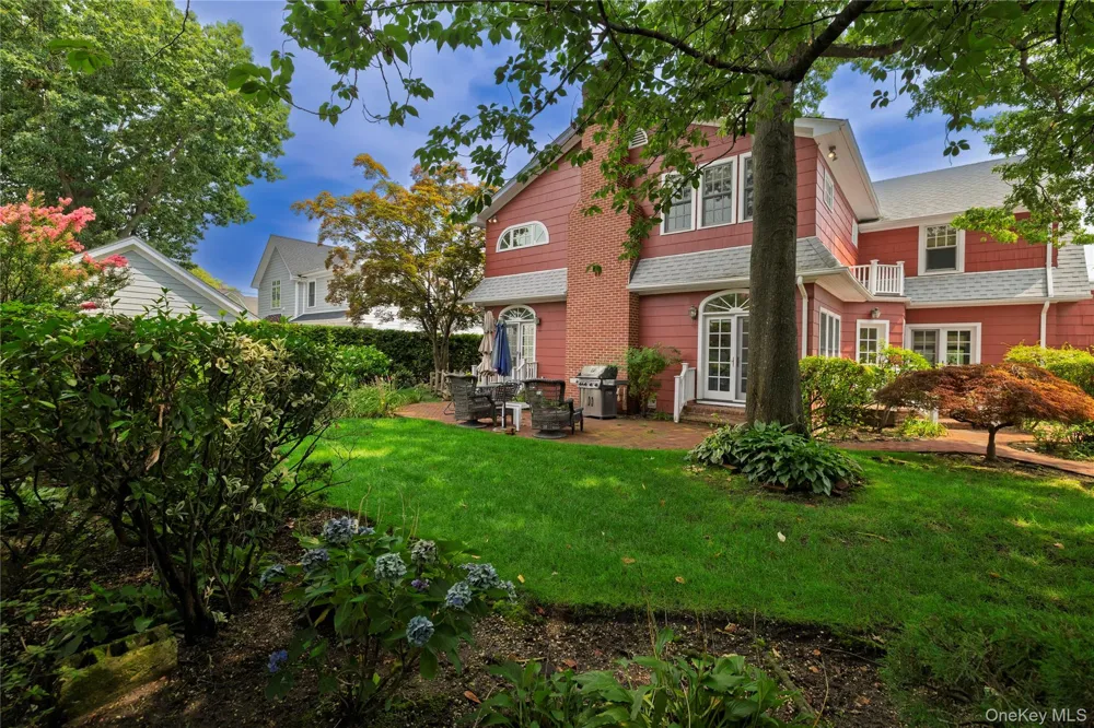66 S Lewis Place Rockville Centre, NY 11570