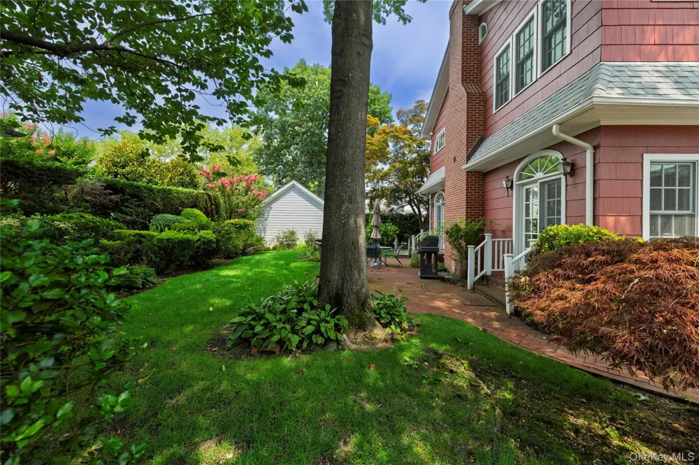 66 S Lewis Place Rockville Centre, NY 11570