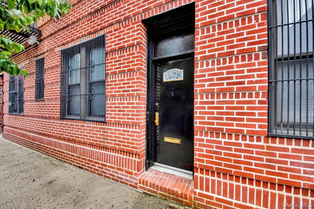 1972 Lafontaine Ave #1972 Bronx, NY 10457