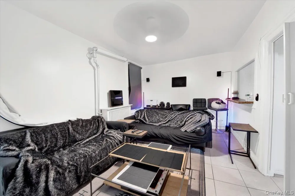 1972 Lafontaine Ave #1972 Bronx, NY 10457