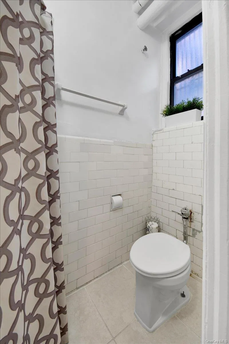 1972 Lafontaine Ave #1972 Bronx, NY 10457