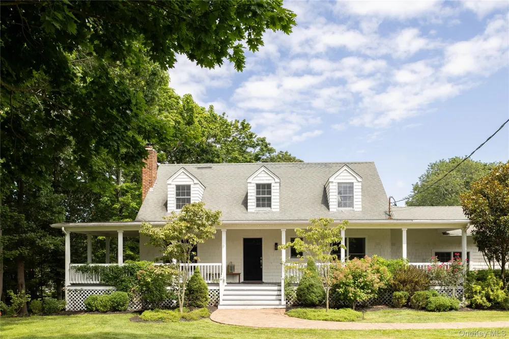 184 Phillips Lane Aquebogue, NY 11901