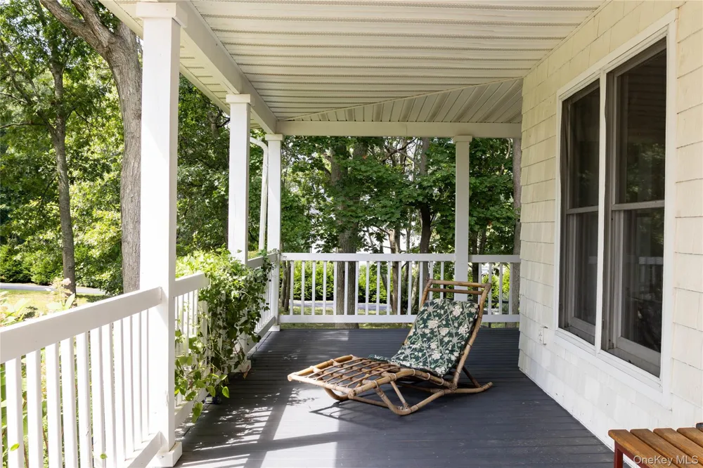 184 Phillips Lane Aquebogue, NY 11901