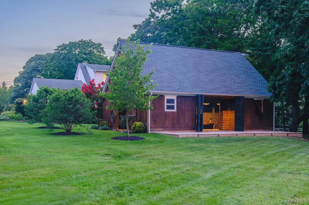 184 Phillips Lane Aquebogue, NY 11901