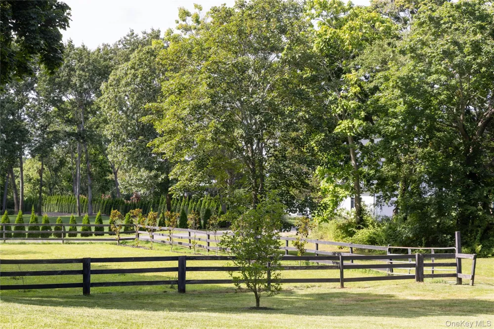 184 Phillips Lane Aquebogue, NY 11901