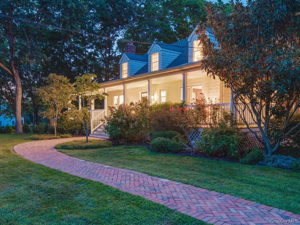 184 Phillips Lane Aquebogue, NY 11901
