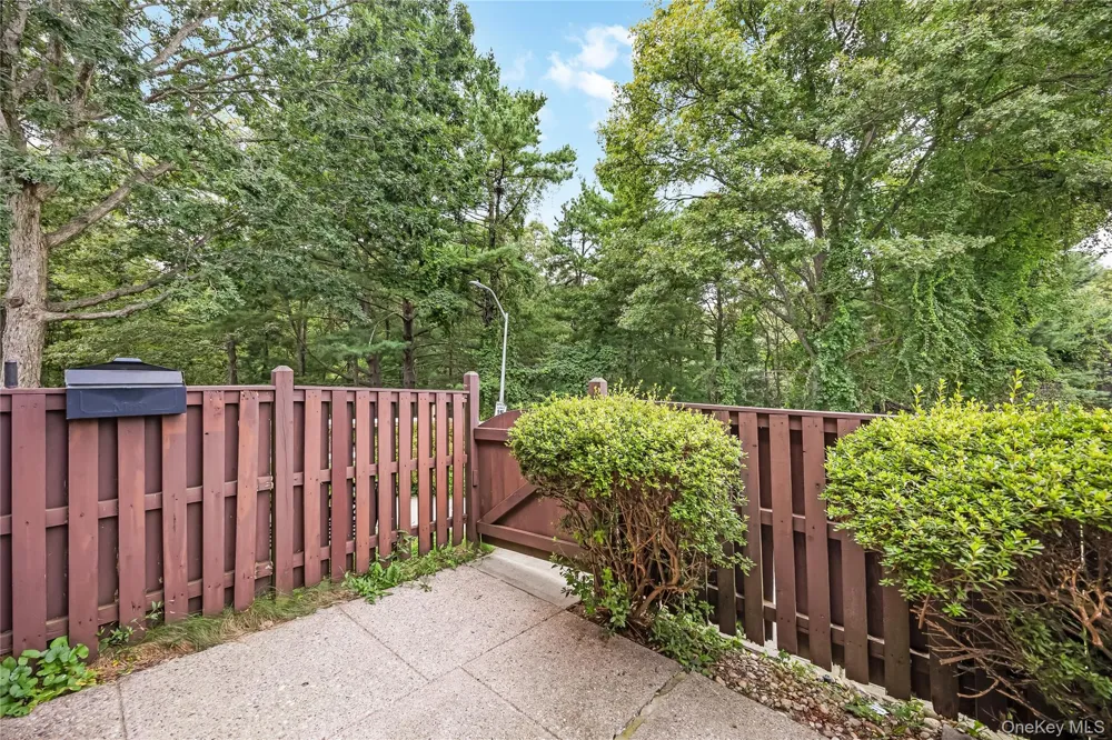 84 Glen Hollow Drive Port Jefferson, NY 11776
