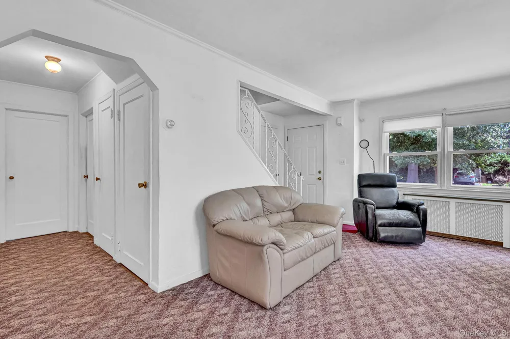 19 Poplar Place Glen Cove, NY 11542