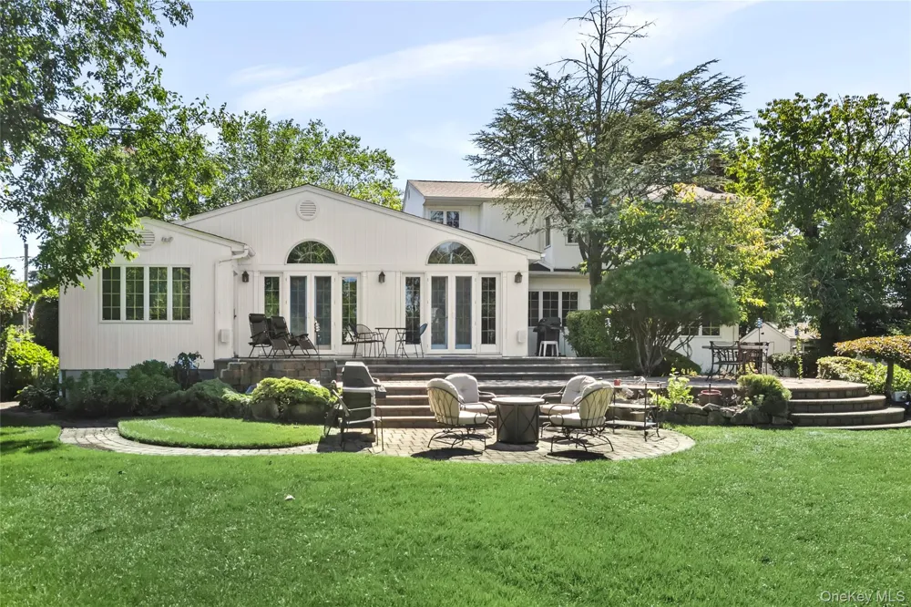 136 Ocean Avenue Massapequa, NY 11758