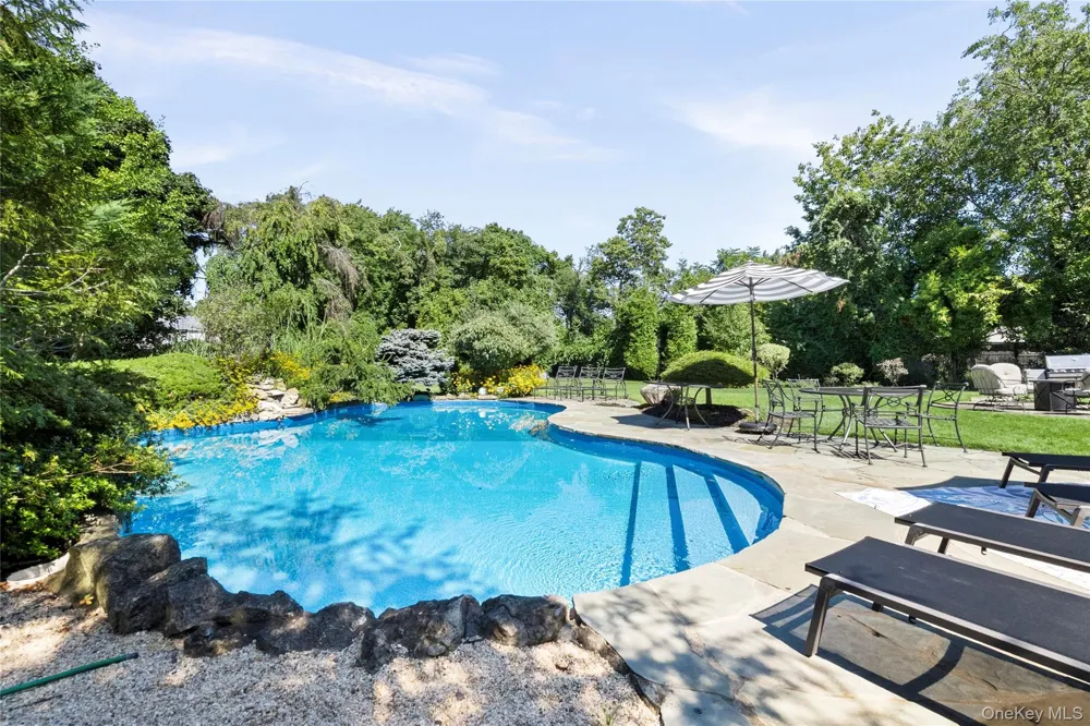 136 Ocean Avenue Massapequa, NY 11758