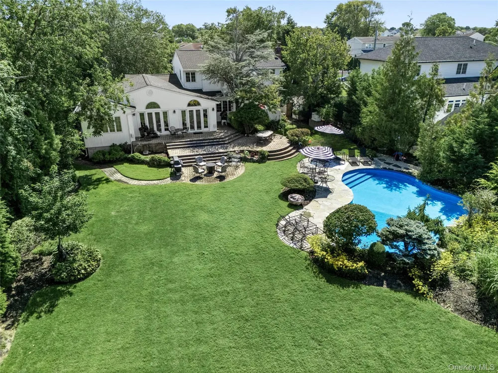 136 Ocean Avenue Massapequa, NY 11758